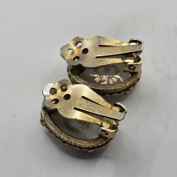 Vintage Limoges France Cameo Clip On Earrings Hand Painted Porcelain & Gold-Tone - Picture 5 of 6